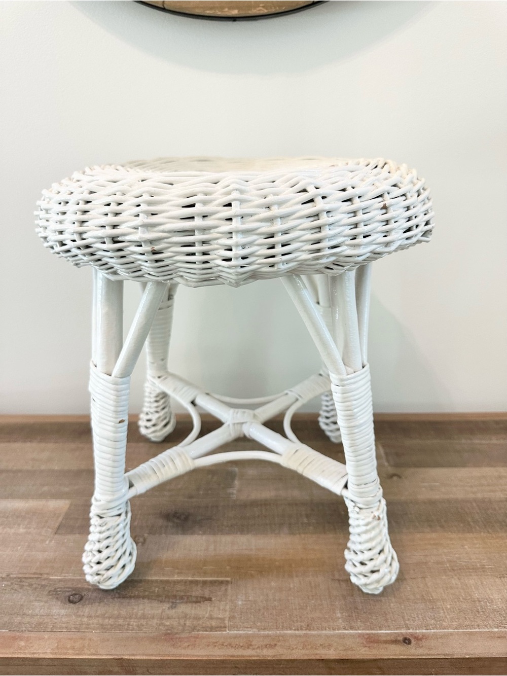 Vintage White Wicker Bamboo Round Stool MCM Bohemian Coastal Plant Stand 14”